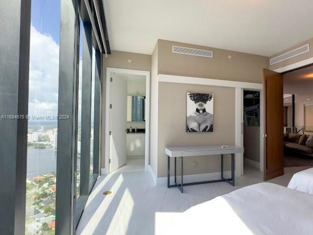 18555 Collins Ave, Unit 5203, Sunny Isles Beach, FL 33160 Photo