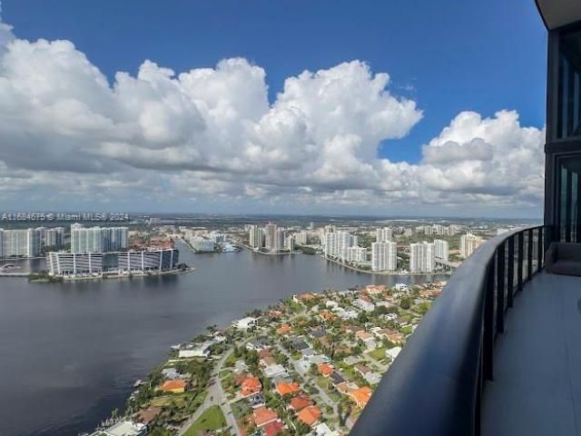 18555 Collins Ave, Unit 5203, Sunny Isles Beach, FL 33160 Photo