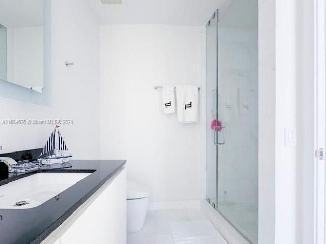 18555 Collins Ave, Unit 5203, Sunny Isles Beach, FL 33160 Photo