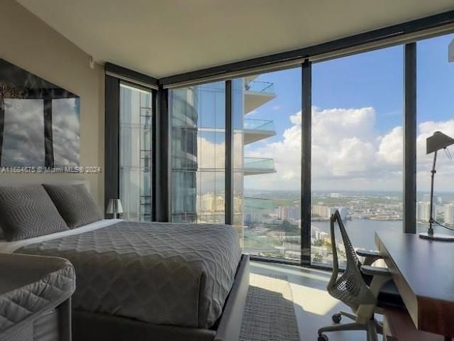 18555 Collins Ave, Unit 5203, Sunny Isles Beach, FL 33160 Photo