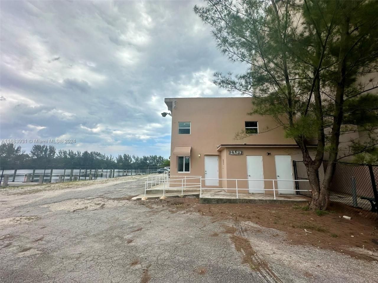 2599 NW 37th Ave, Miami, FL 33142 Photo