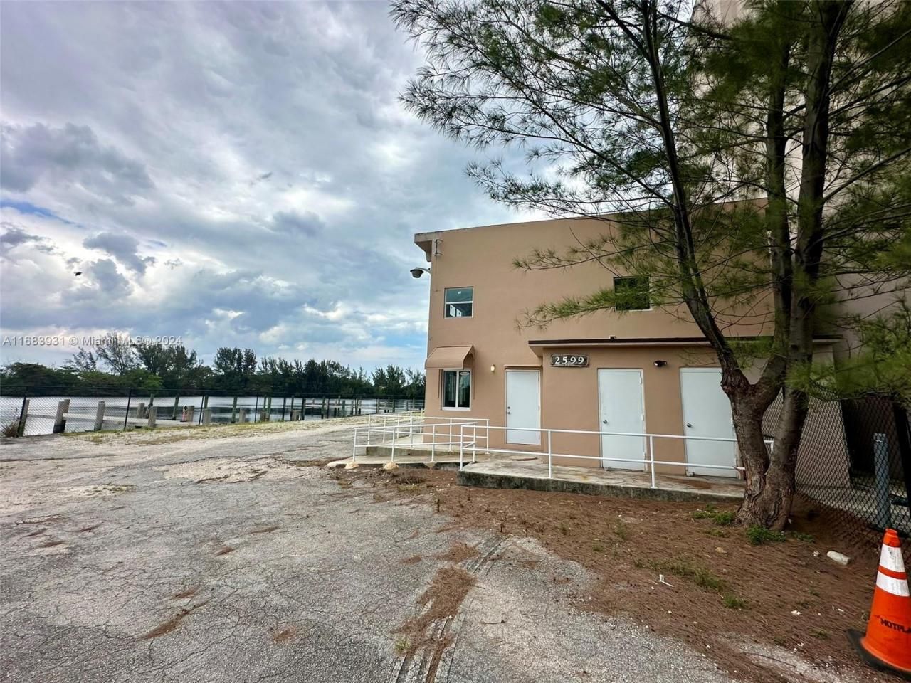 2599 NW 37th Ave, Miami, FL 33142 Photo