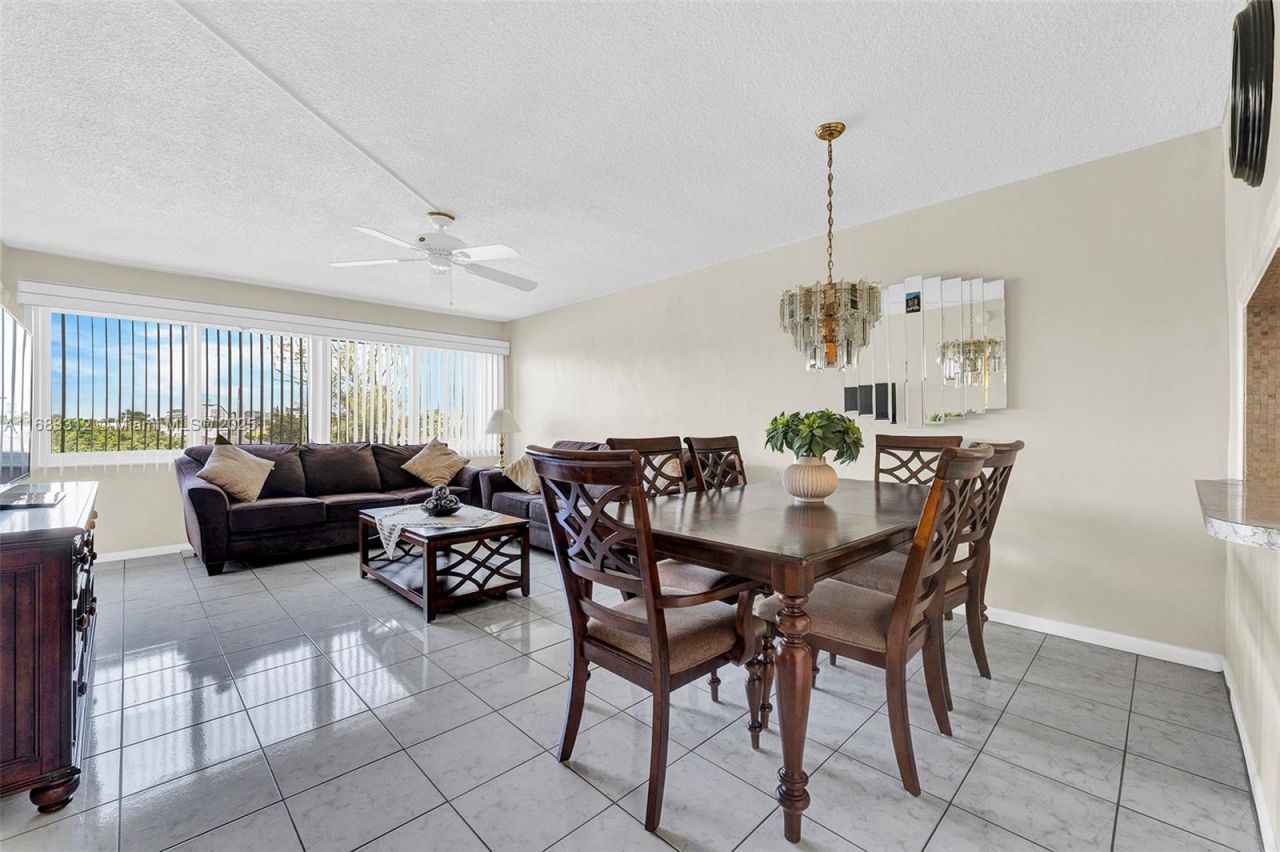330 SE 2nd St, Unit 303F, Hallandale Beach, FL 33009 Photo