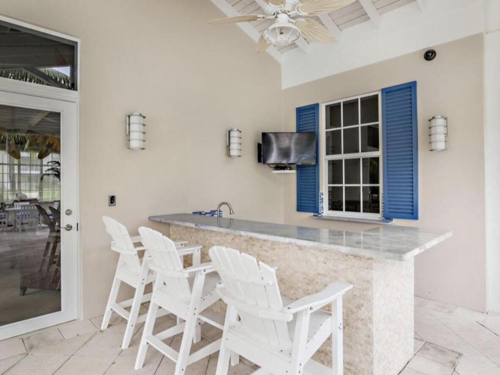 133 Bay Colony Drive N, Juno Beach, FL 33408 Photo