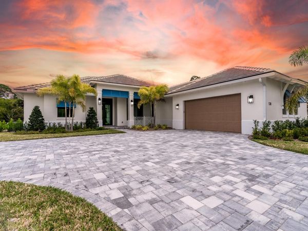 138 SE Via Lago Garda, Port St. Lucie, FL 34952