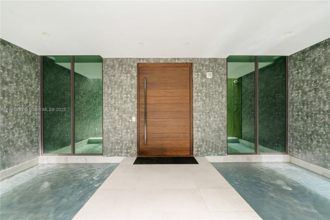 6695 SW 112th St, Pinecrest, FL 33156 Photo