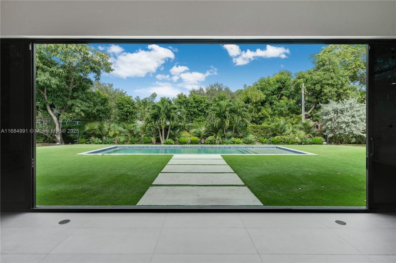 6695 SW 112th St, Pinecrest, FL 33156 Photo