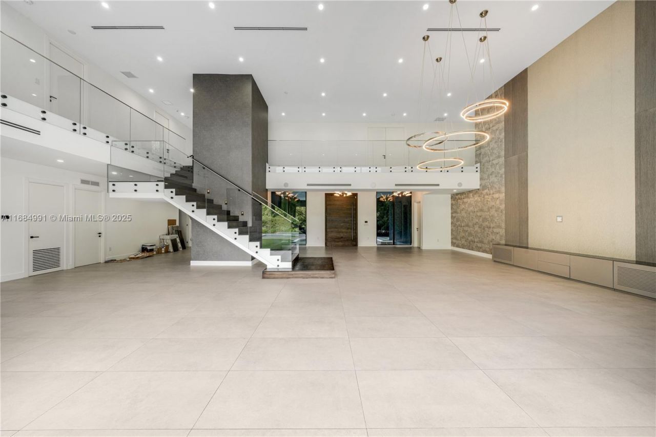 6695 SW 112th St, Pinecrest, FL 33156 Photo