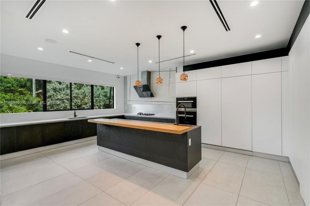 6695 SW 112th St, Pinecrest, FL 33156 Photo