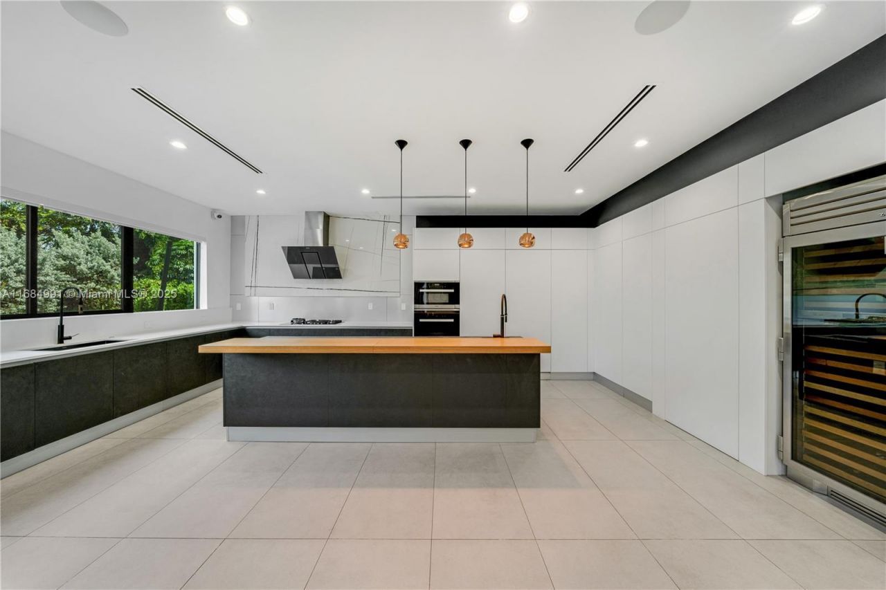 6695 SW 112th St, Pinecrest, FL 33156 Photo