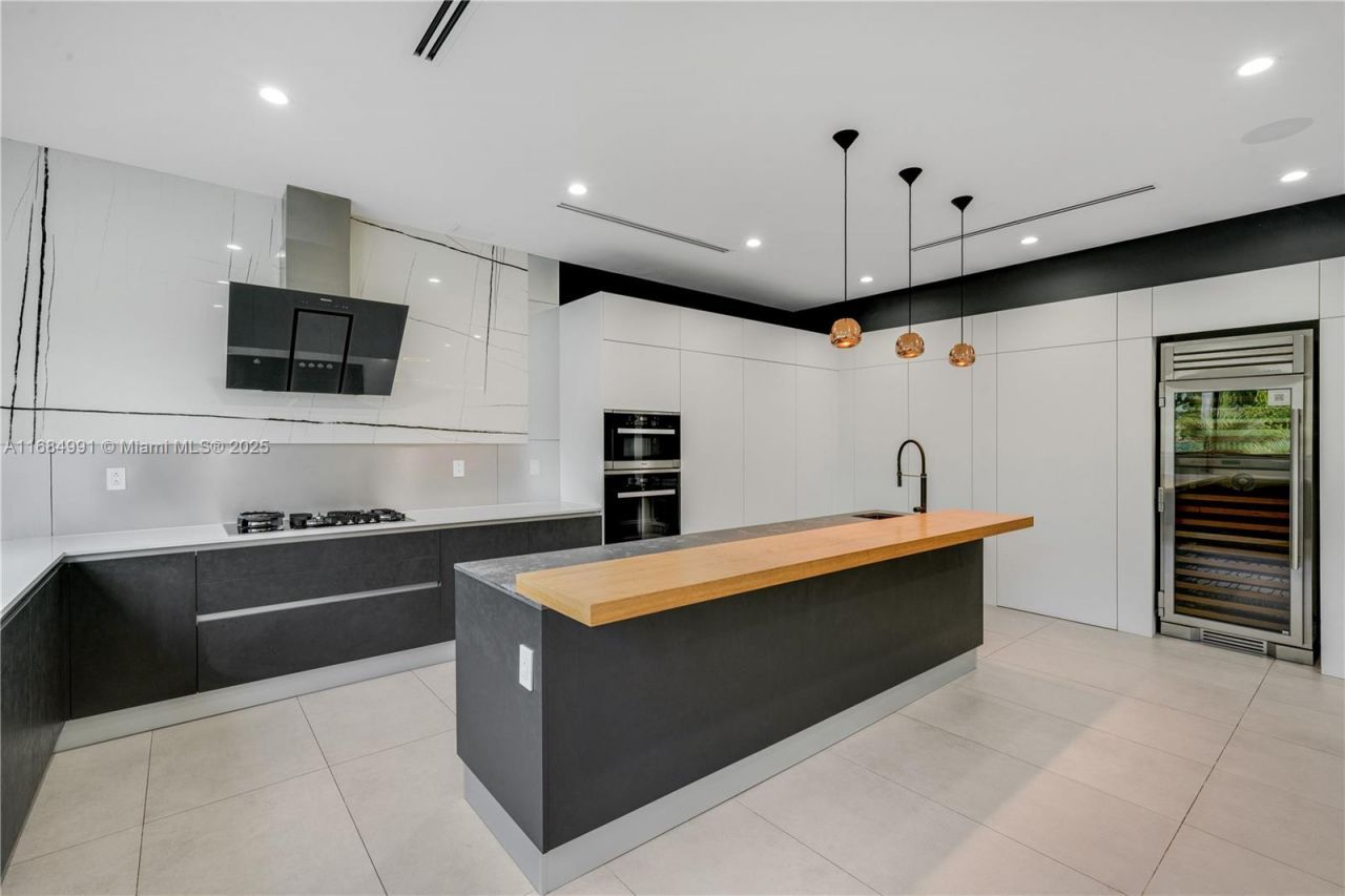 6695 SW 112th St, Pinecrest, FL 33156 Photo