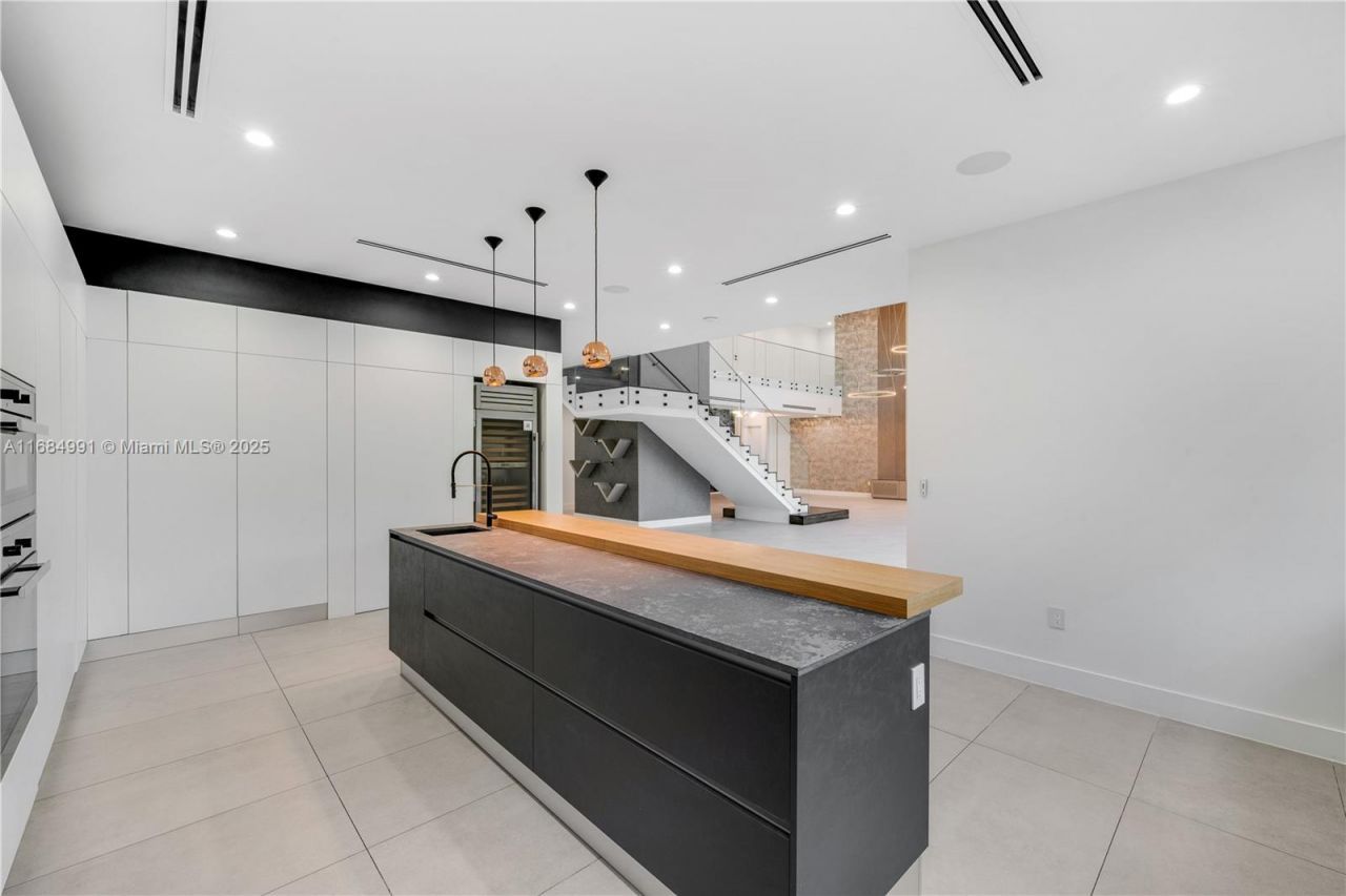 6695 SW 112th St, Pinecrest, FL 33156 Photo