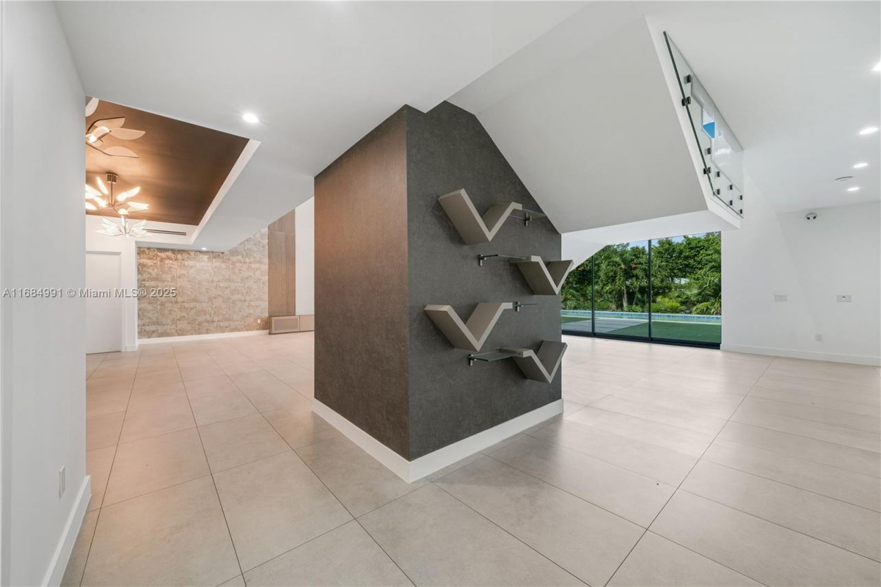 6695 SW 112th St, Pinecrest, FL 33156 Photo