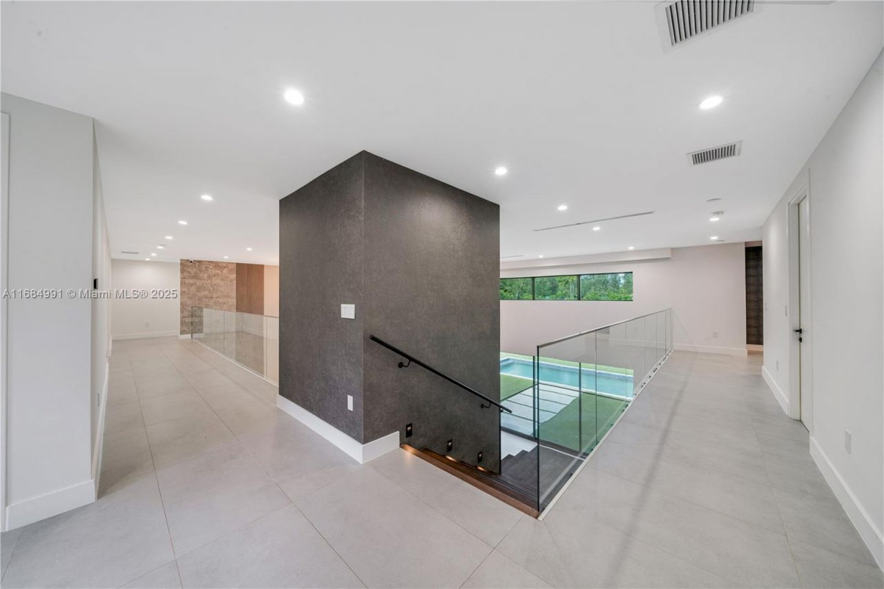 6695 SW 112th St, Pinecrest, FL 33156 Photo