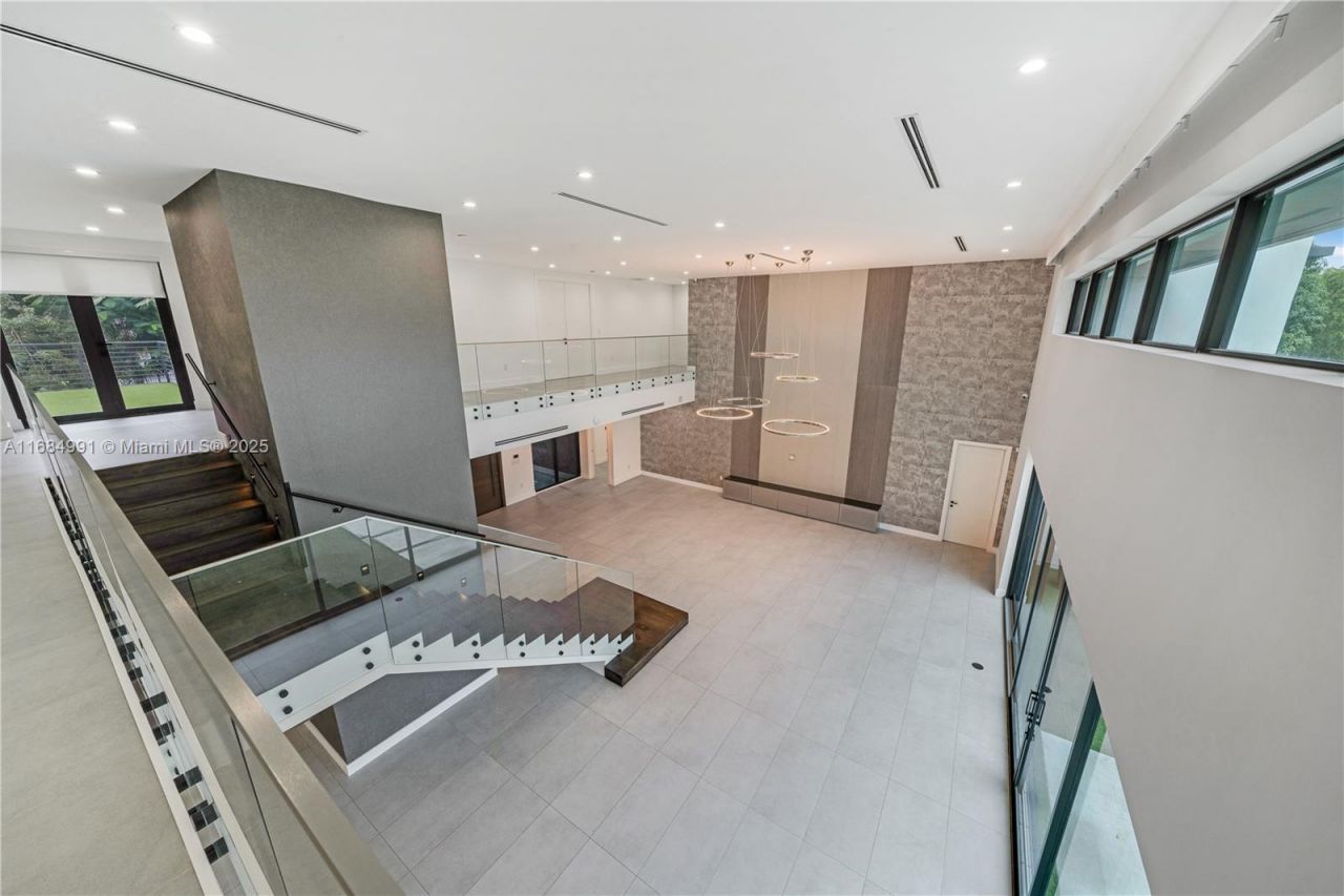 6695 SW 112th St, Pinecrest, FL 33156 Photo