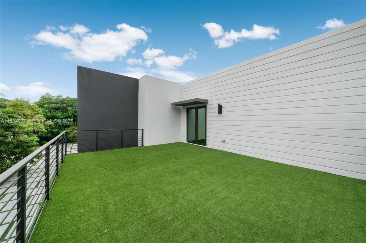 6695 SW 112th St, Pinecrest, FL 33156 Photo