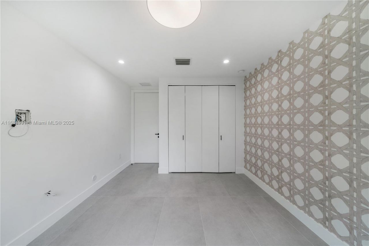 6695 SW 112th St, Pinecrest, FL 33156 Photo