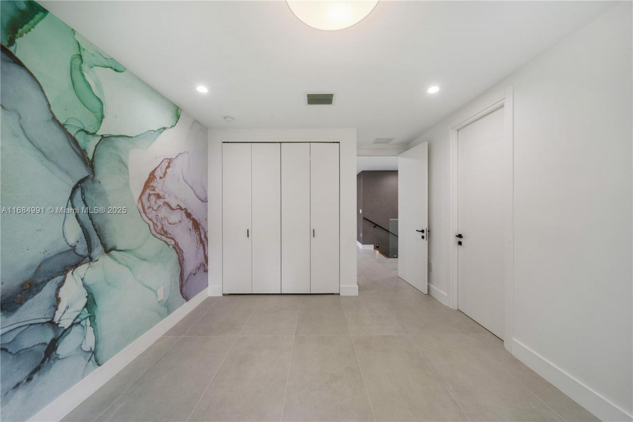 6695 SW 112th St, Pinecrest, FL 33156 Photo