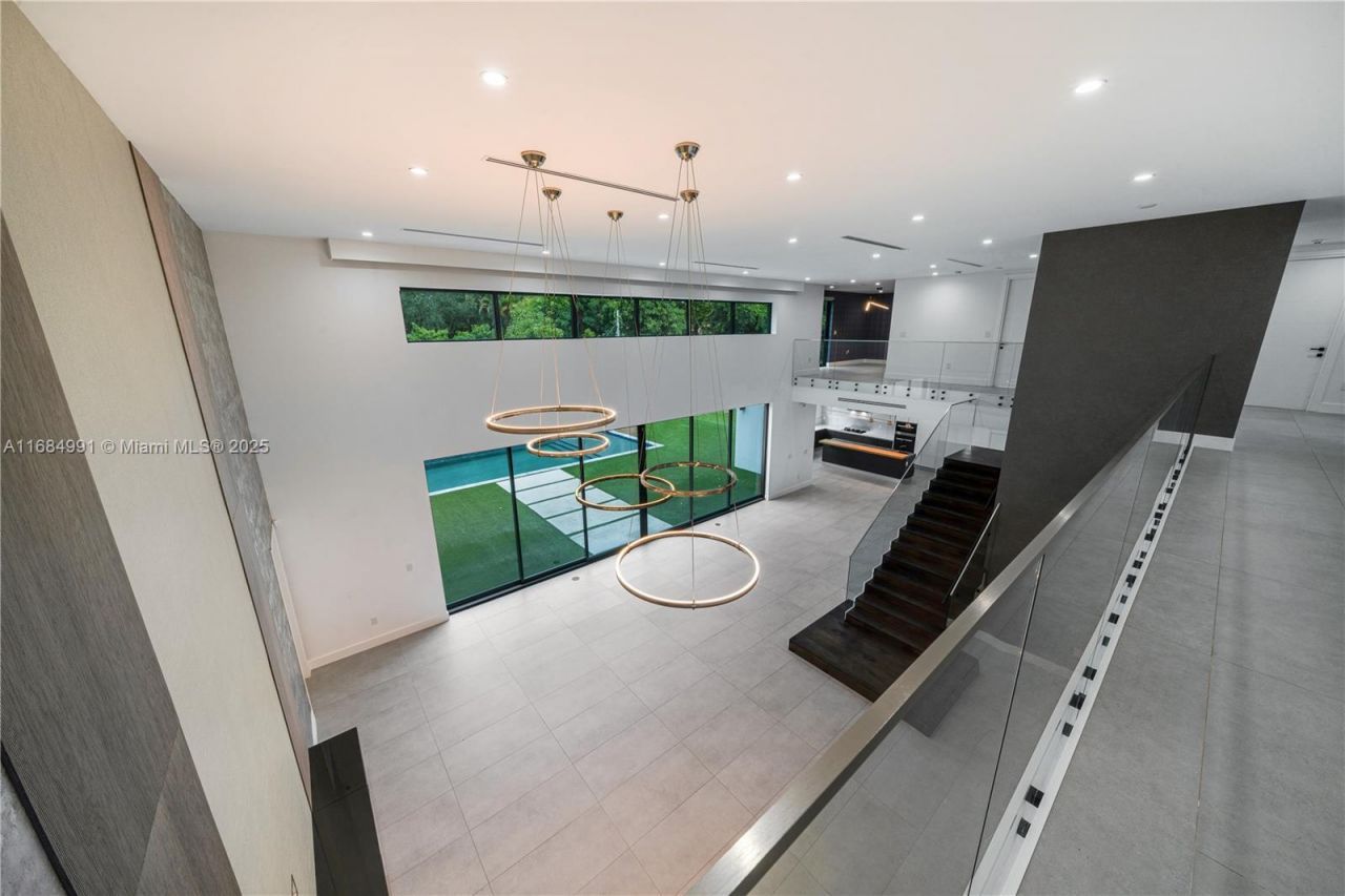 6695 SW 112th St, Pinecrest, FL 33156 Photo