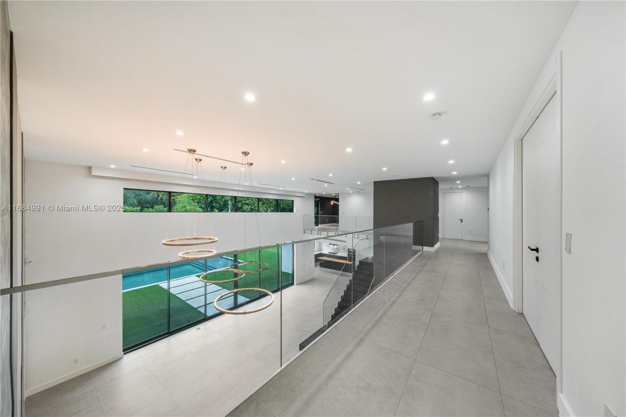 6695 SW 112th St, Pinecrest, FL 33156 Photo