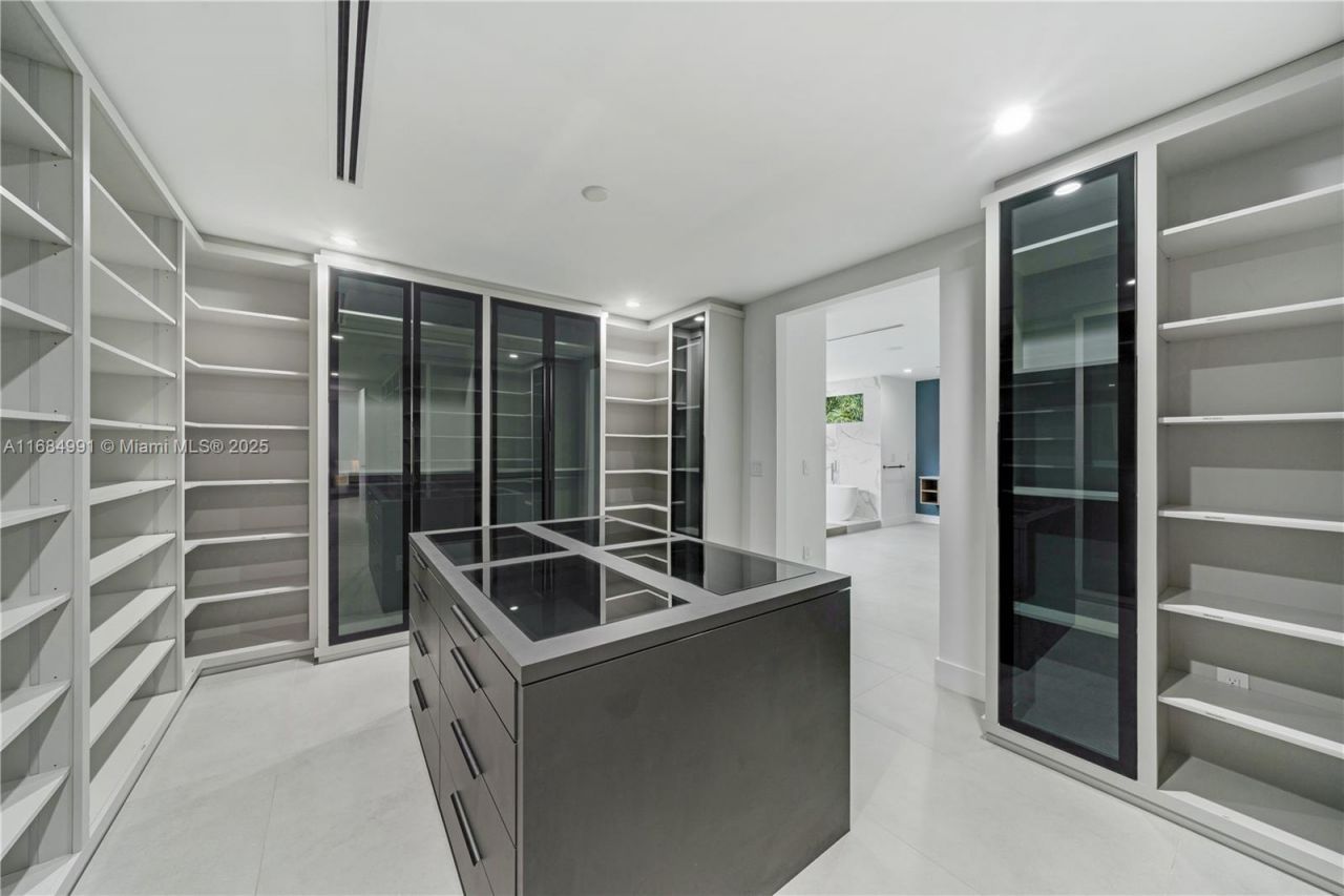 6695 SW 112th St, Pinecrest, FL 33156 Photo