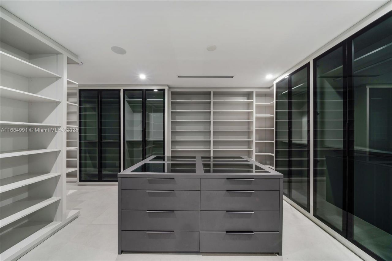 6695 SW 112th St, Pinecrest, FL 33156 Photo