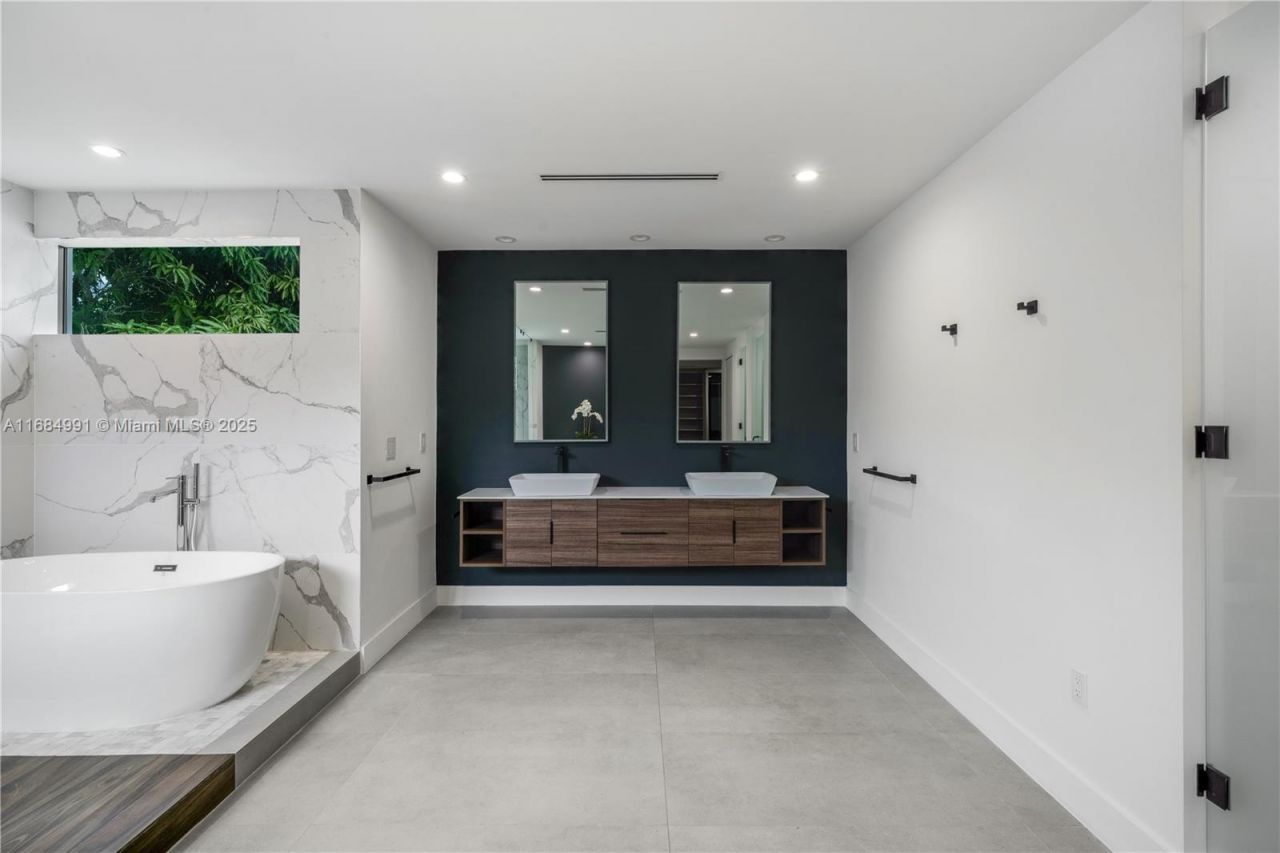 6695 SW 112th St, Pinecrest, FL 33156 Photo