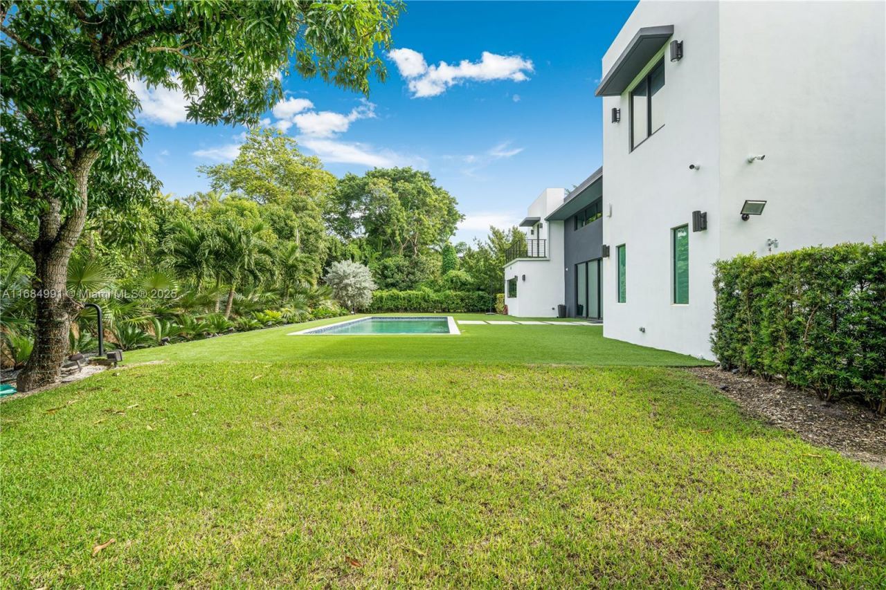 6695 SW 112th St, Pinecrest, FL 33156 Photo