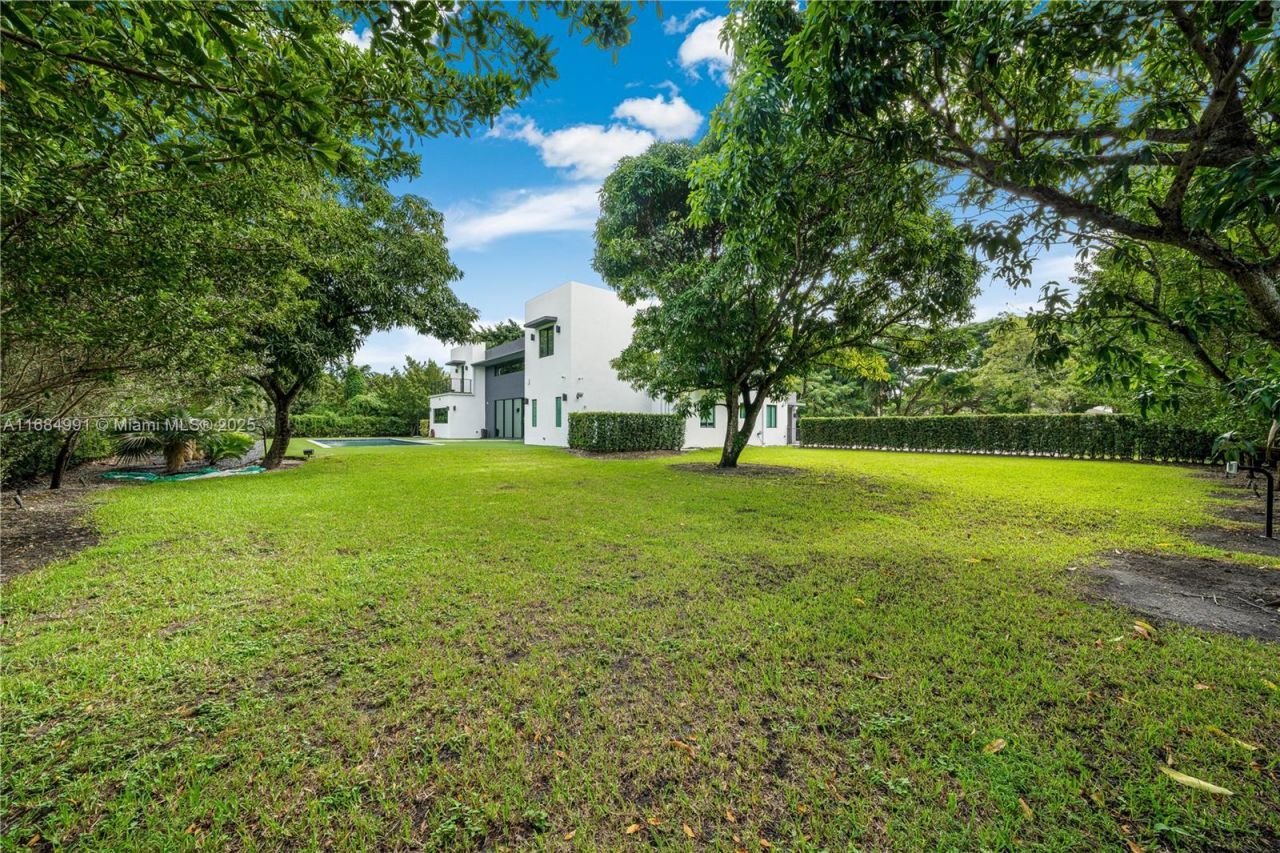 6695 SW 112th St, Pinecrest, FL 33156 Photo