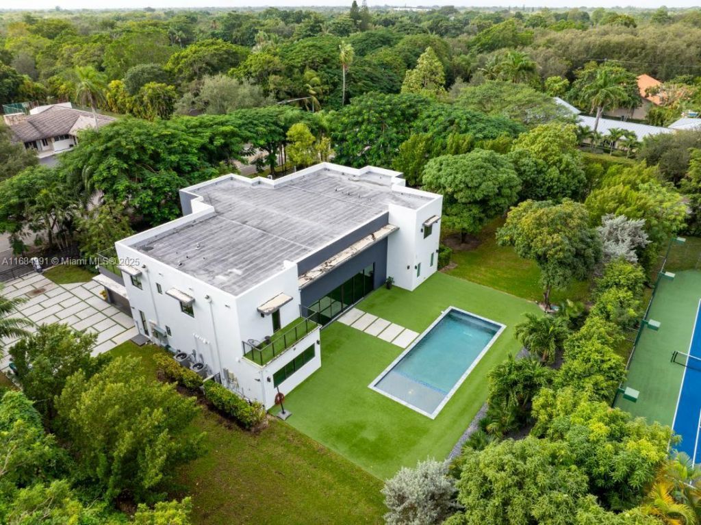 6695 SW 112th St, Pinecrest, FL 33156 Photo