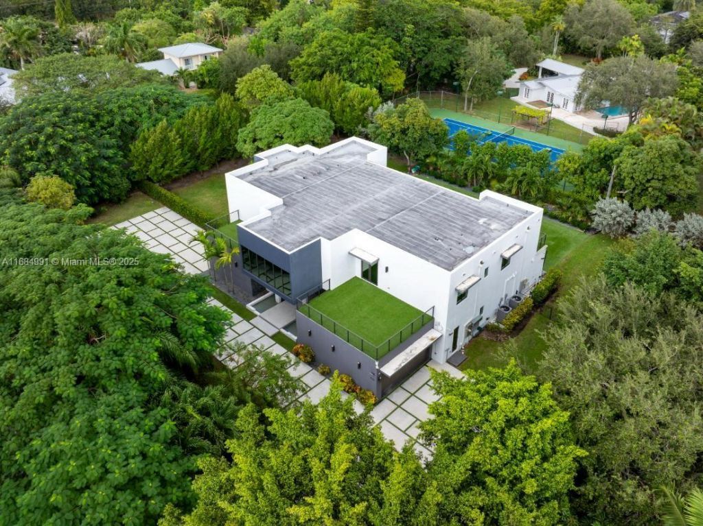 6695 SW 112th St, Pinecrest, FL 33156 Photo