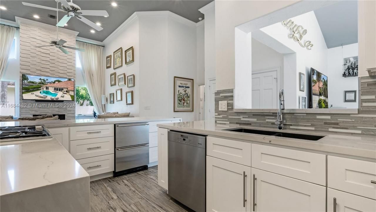 34 Pelican Dr, Fort Lauderdale, FL 33301 Photo