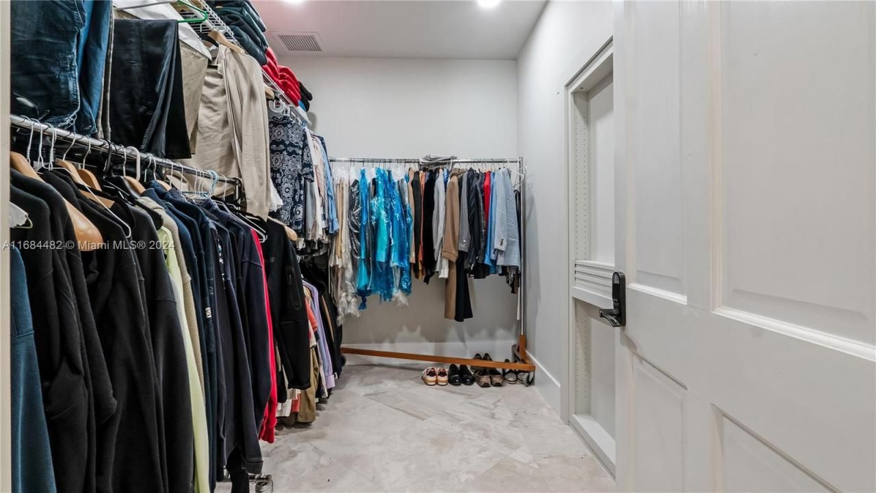 34 Pelican Dr, Fort Lauderdale, FL 33301 Photo