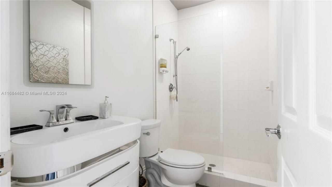 34 Pelican Dr, Fort Lauderdale, FL 33301 Photo