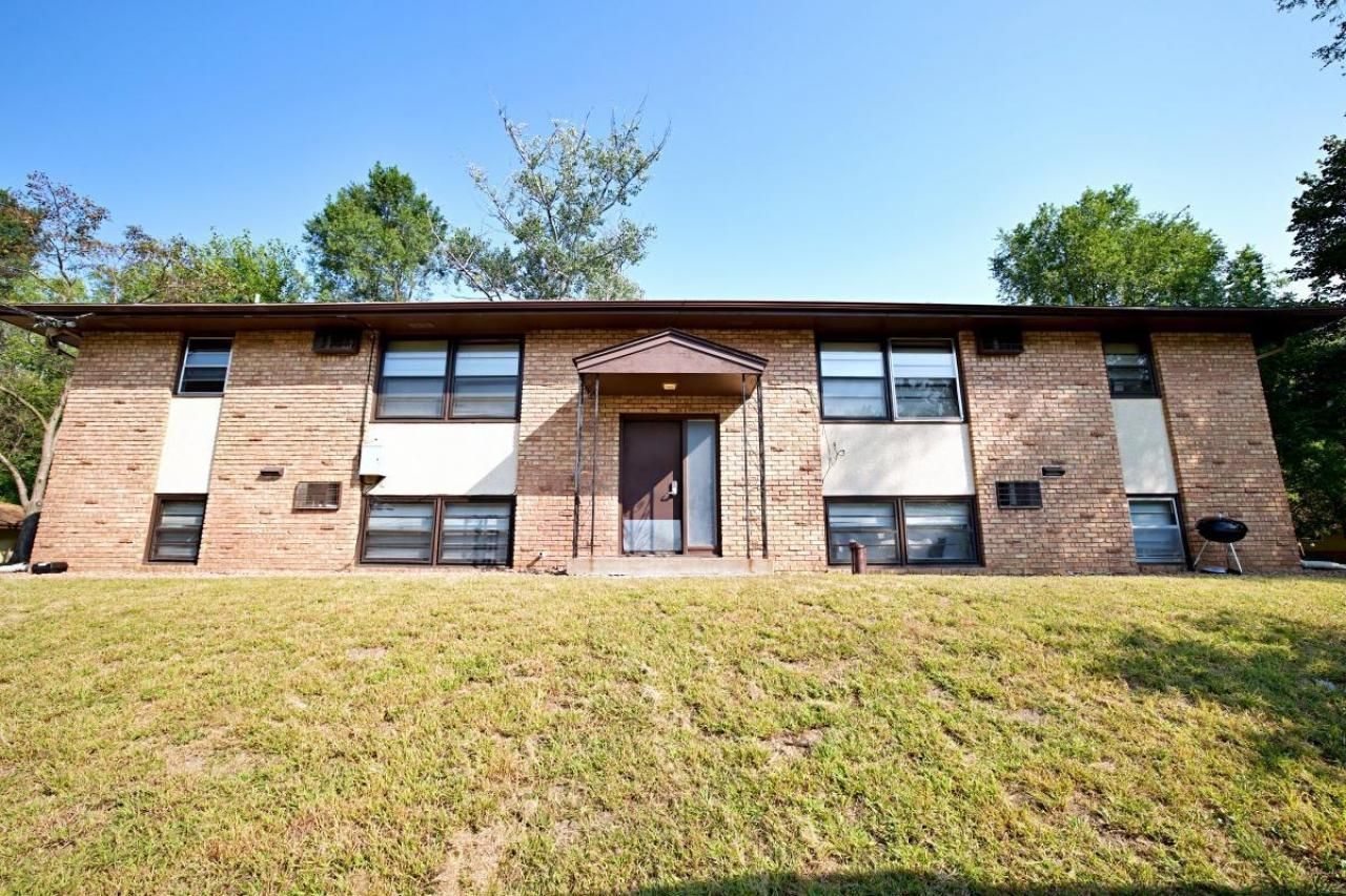 4811 Lakeview Avenue N, Brooklyn Center, MN 55429