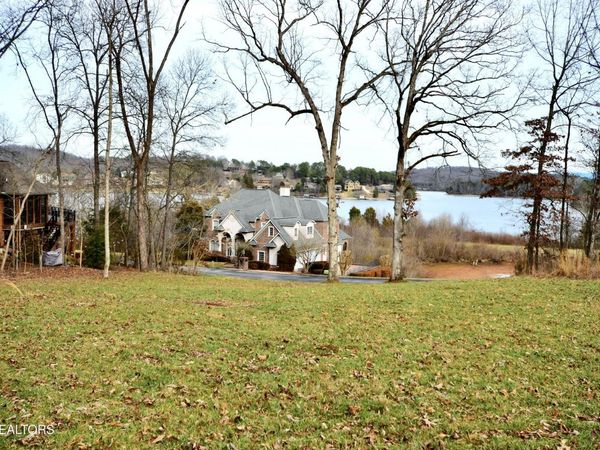 141 Song Sparrow Drive, Vonore, TN 37885