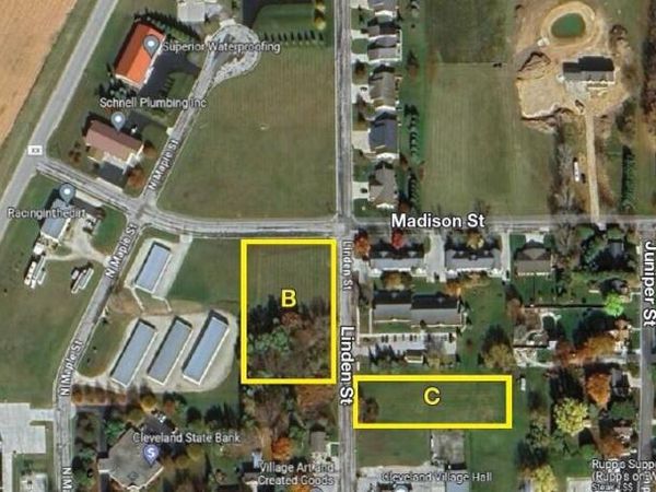 1039 N LINDEN STREET, Cleveland, WI 53015