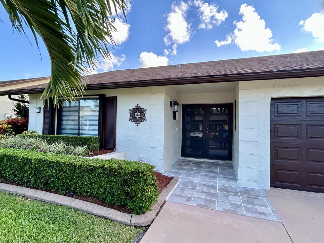 6100 Lakemont Circle, Greenacres, FL 33463 Photo