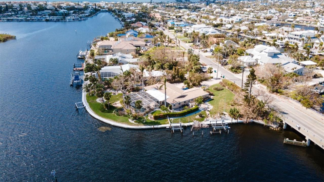 543 Key Royale Drive, Holmes Beach, FL 34217 Photo