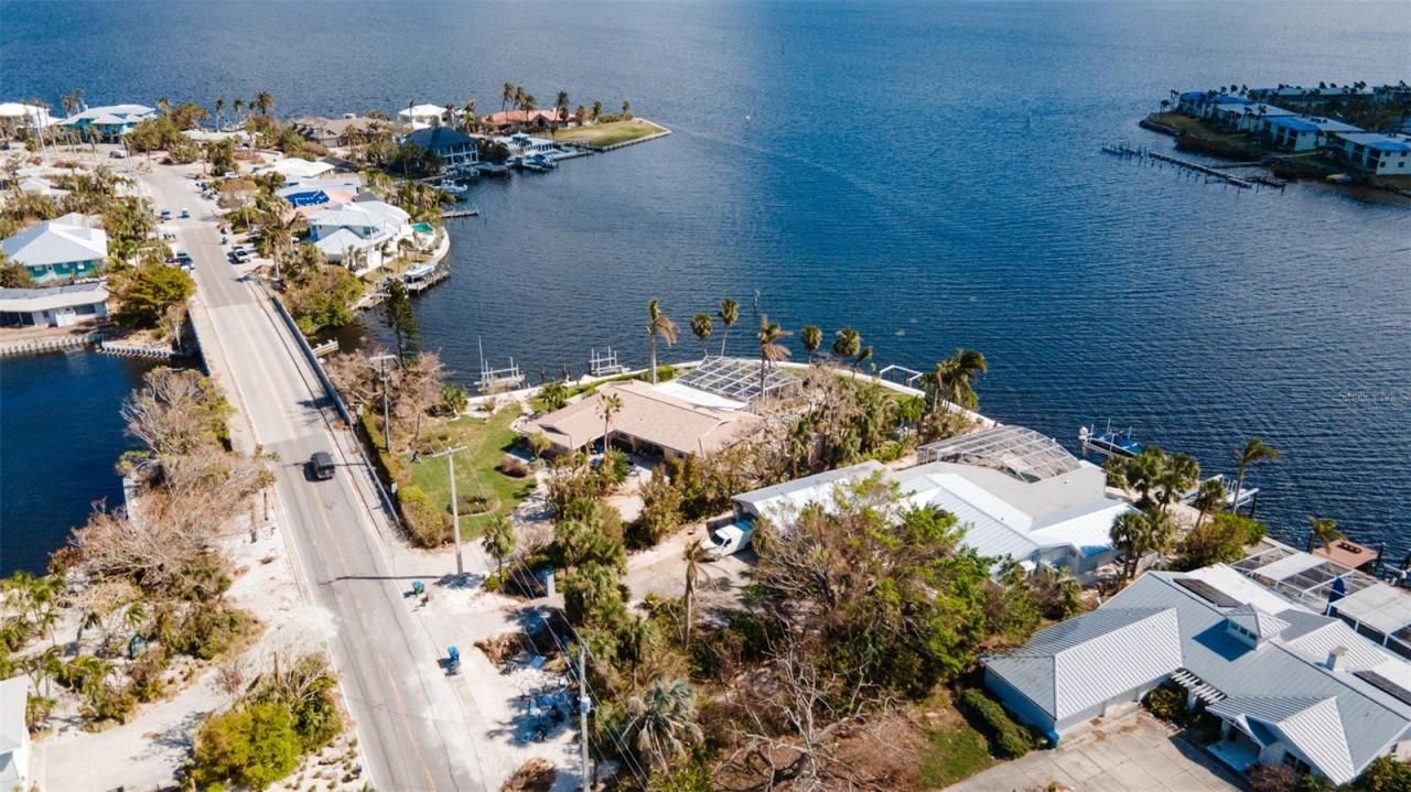 543 Key Royale Drive, Holmes Beach, FL 34217 Photo