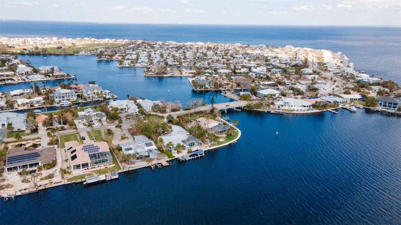 543 Key Royale Drive, Holmes Beach, FL 34217 Photo