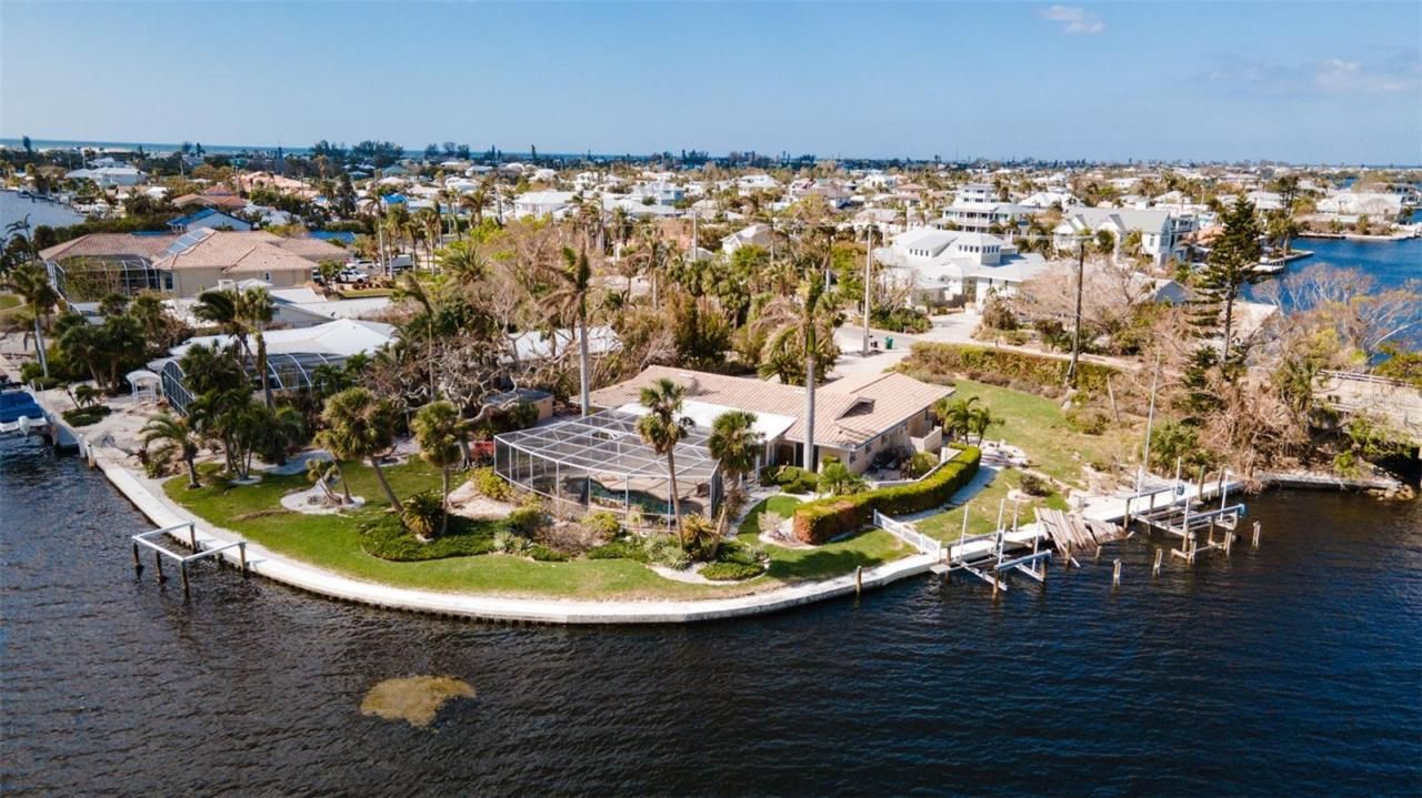 543 Key Royale Drive, Holmes Beach, FL 34217 Photo
