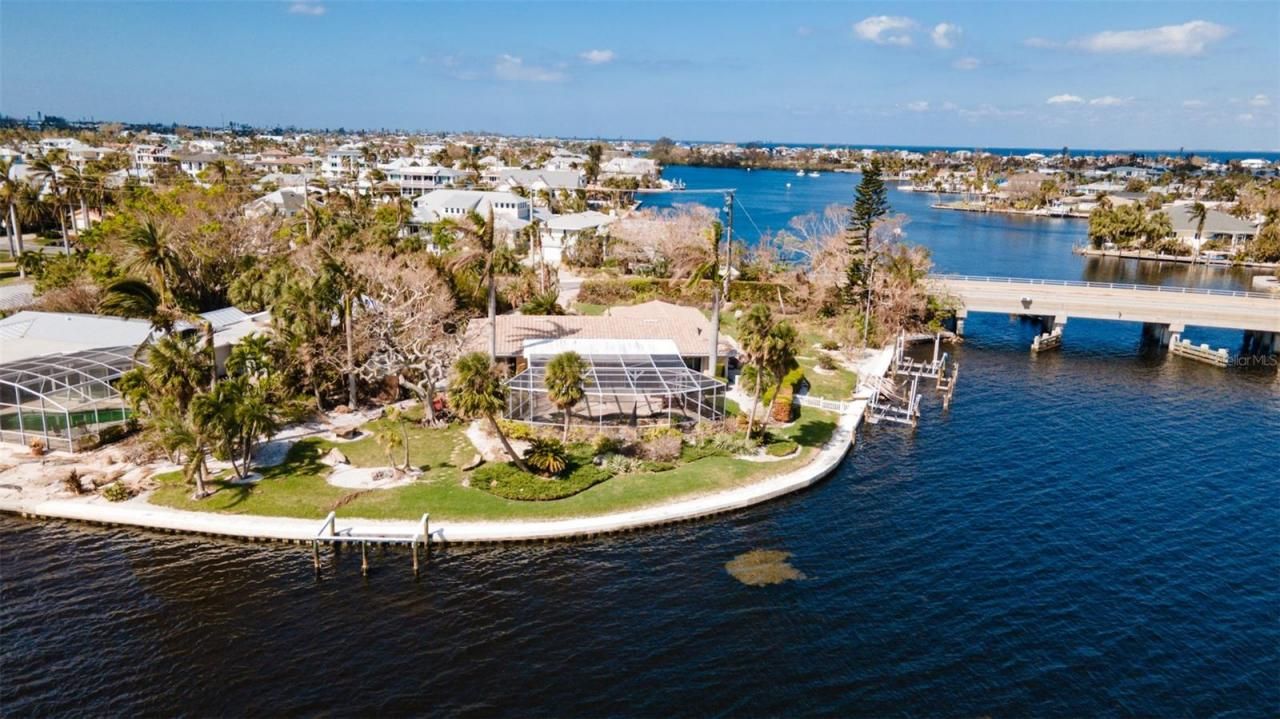 543 Key Royale Drive, Holmes Beach, FL 34217 Photo