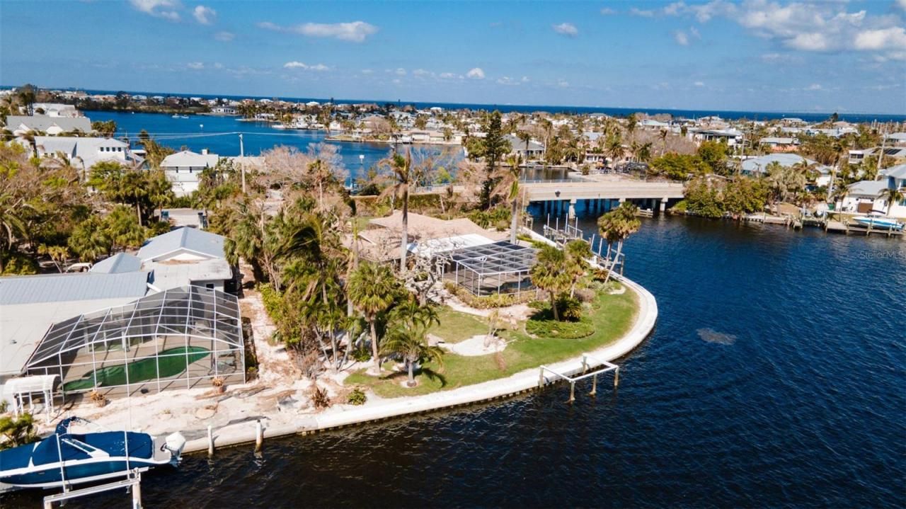 543 Key Royale Drive, Holmes Beach, FL 34217 Photo