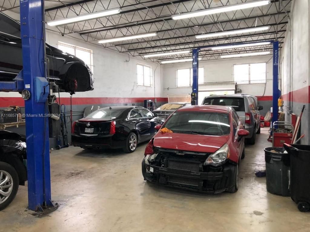 707 N Dixie Hwy, Hallandale Beach, FL 33009 Photo