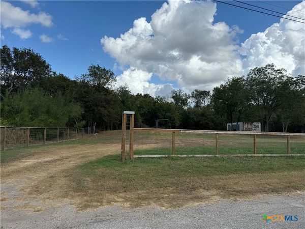 408 W South Street, Victoria, TX 77901