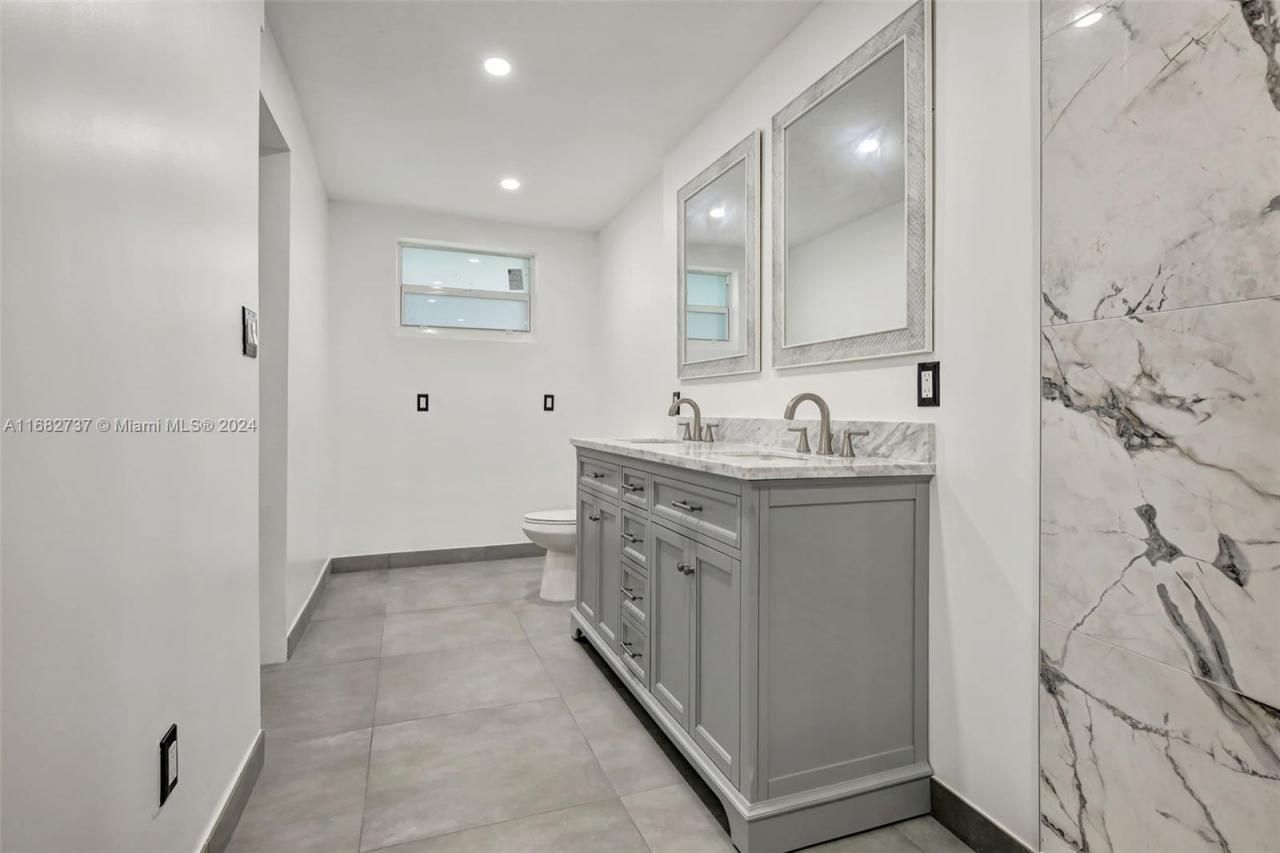 4381 SW 51st St, Dania Beach, FL 33314 Photo