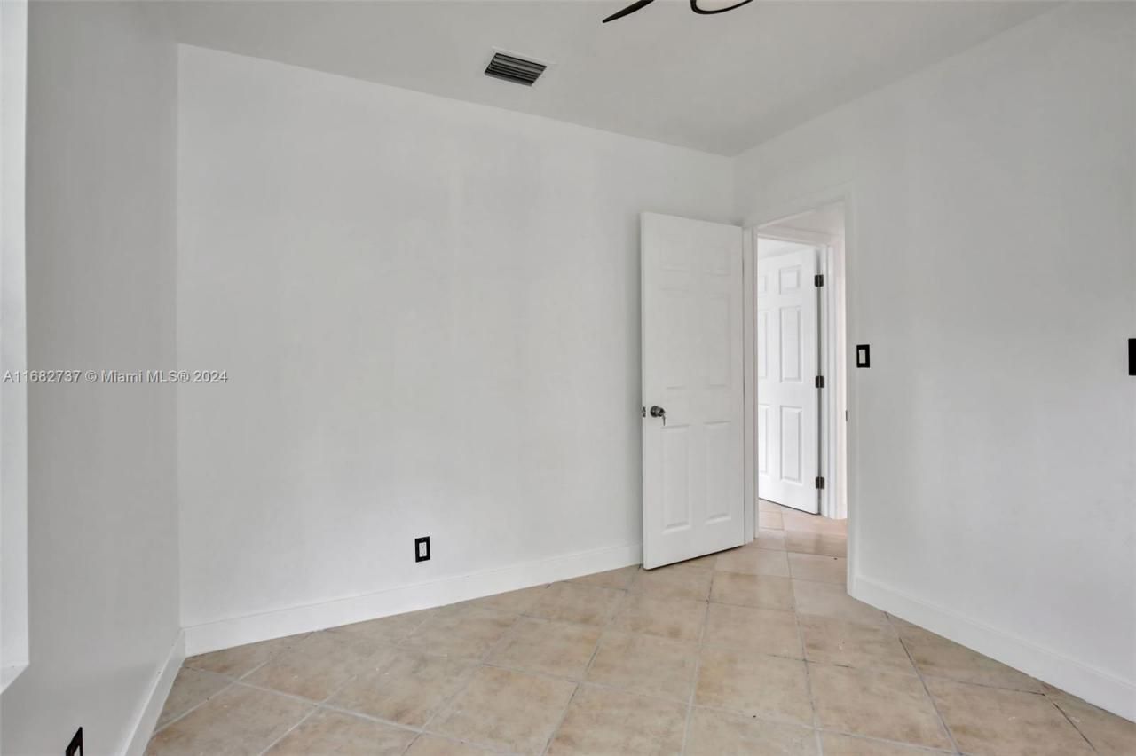 4381 SW 51st St, Dania Beach, FL 33314 Photo