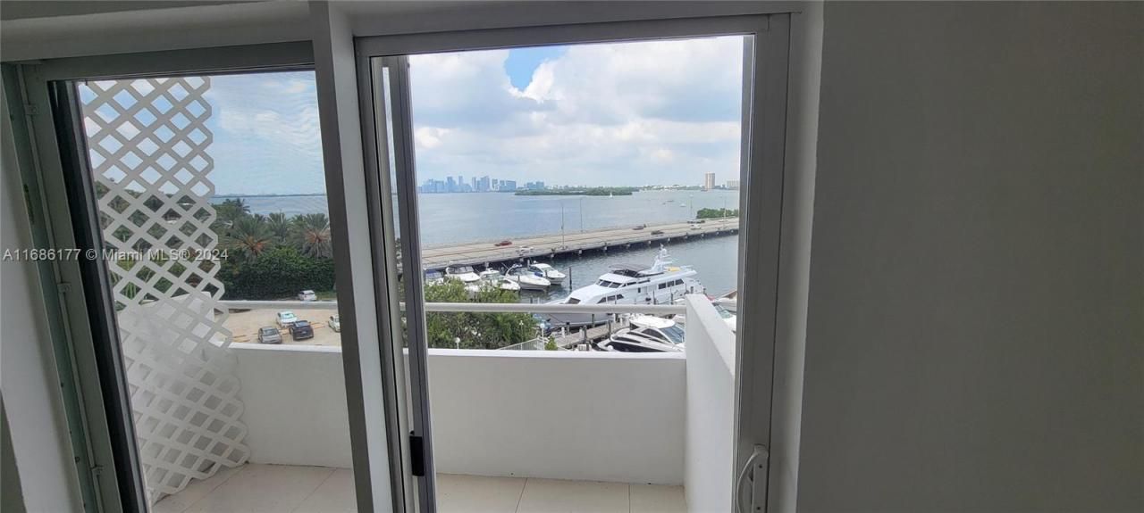 7904 West Dr, Unit 514, North Bay Village, FL 33141 Photo