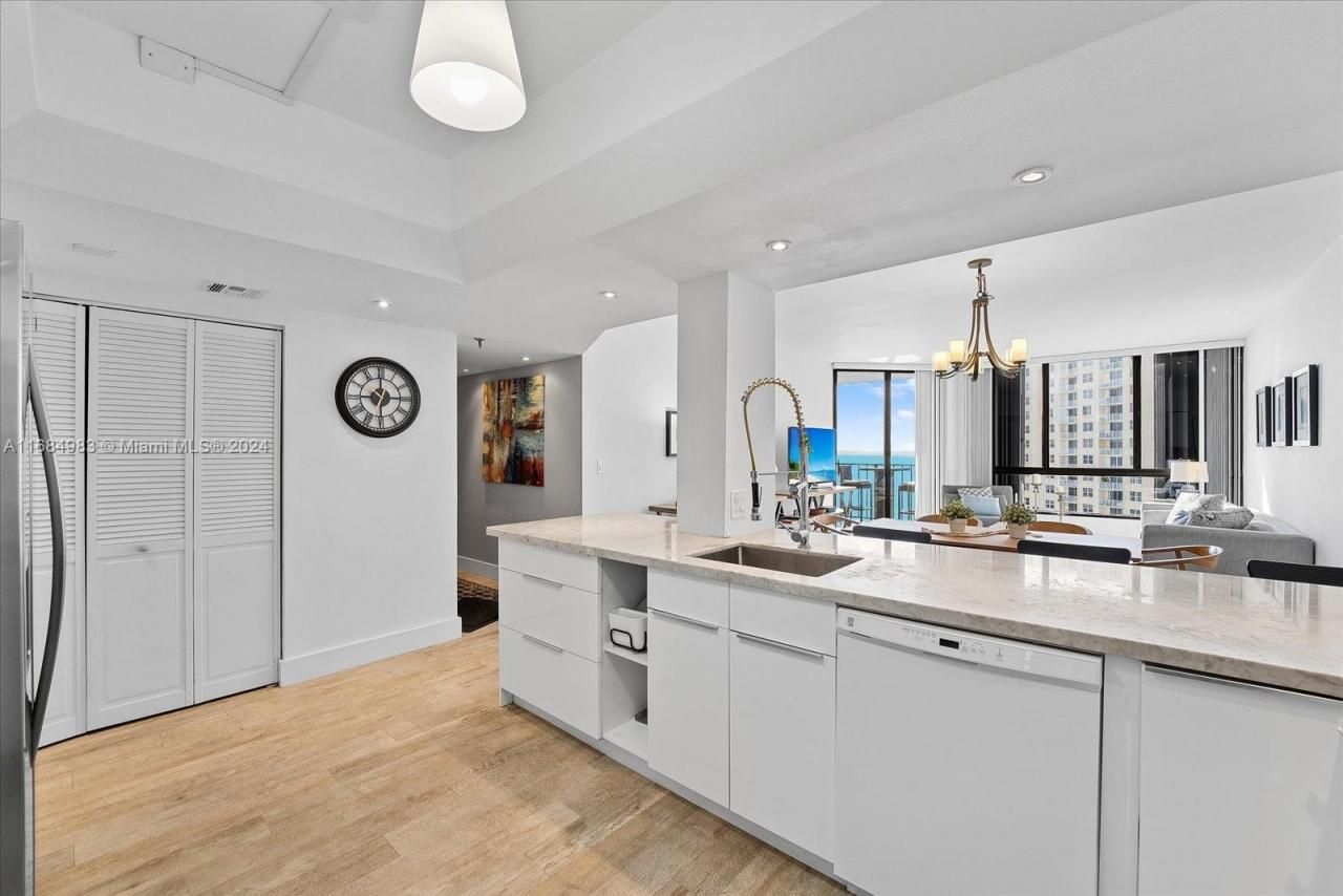 520 Brickell Key Dr, Unit A1513, Miami, FL 33131 Photo